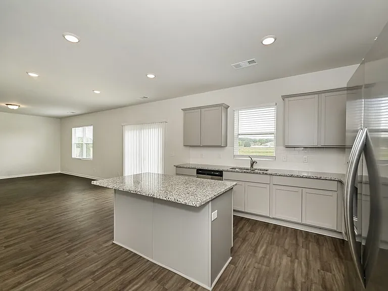545 Samuel Lee Ln — Photo 7