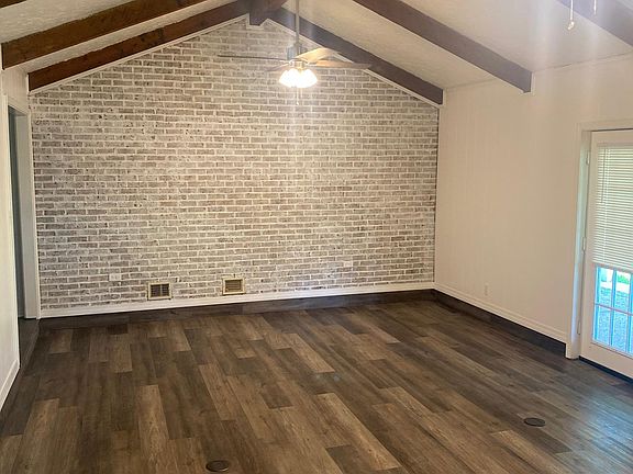 3rd image of 214 Jackie Ln