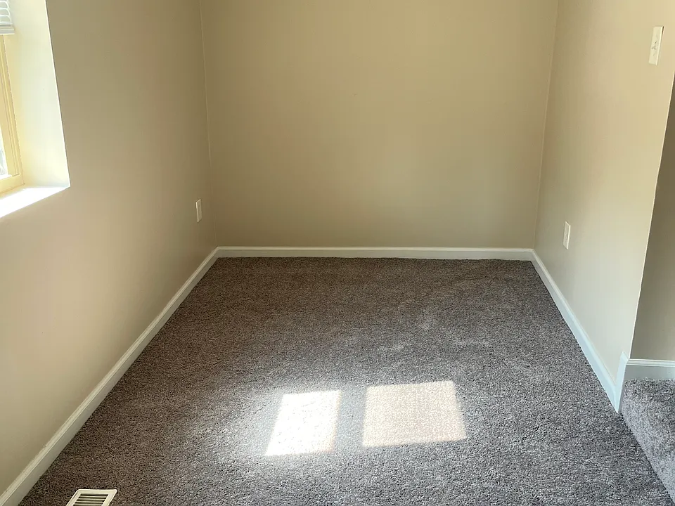 1806 Broadway Ave #2