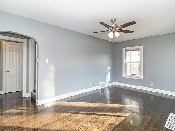 4th image of 6921 Broadway
