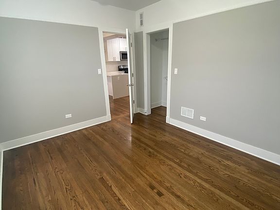 5th image of 5034 N Washtenaw Ave #2