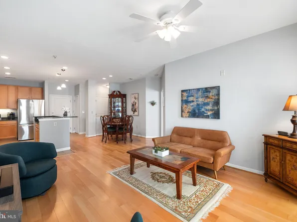 2665 Prosperity Ave APT 109, Fairfax, VA 22031