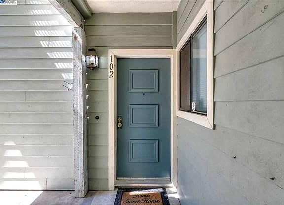 4th image of 37168 Meadowbrook Cmn APT 102