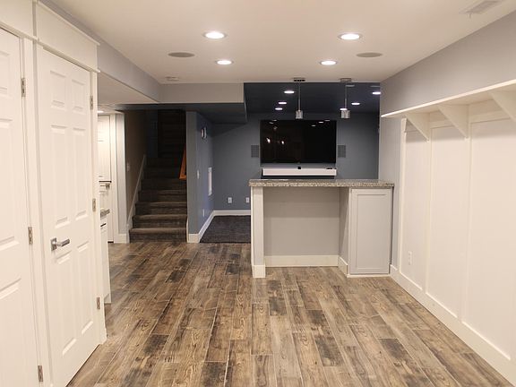 2nd image of 4477 W Oxford St #B
