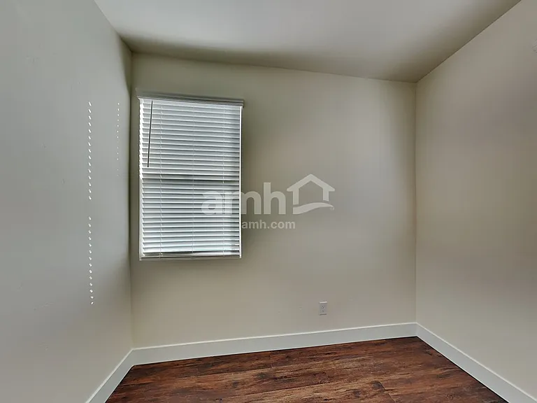 1034 Jillian Ave — Photo 10
