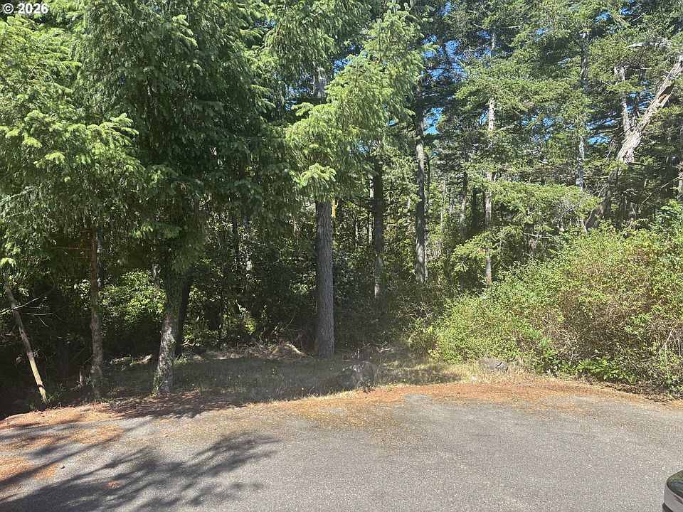 2nd image of 7th St