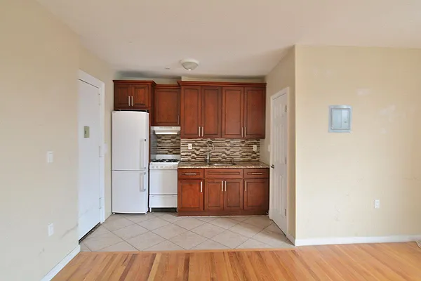 Rented by Hagstrom Management Inc | media 40