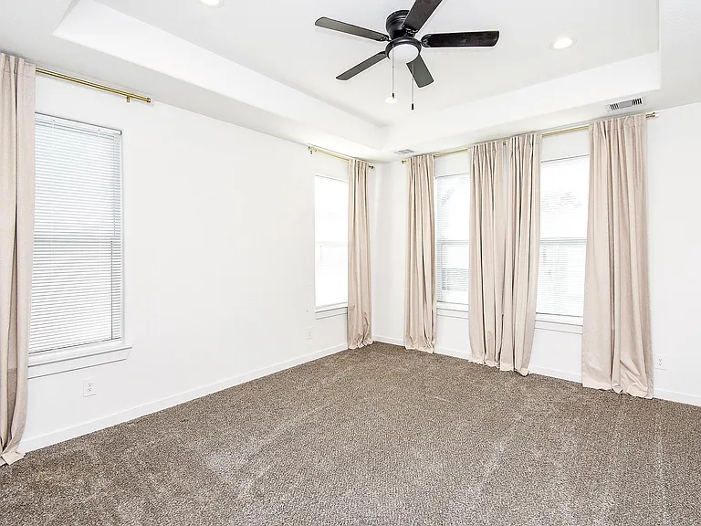 6828 Liverpool St — Photo 24