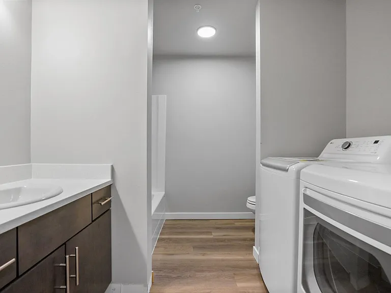Fisher Park Apartments — Photo 45