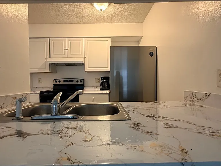 3407 Winkler Ave #309 — Photo 3