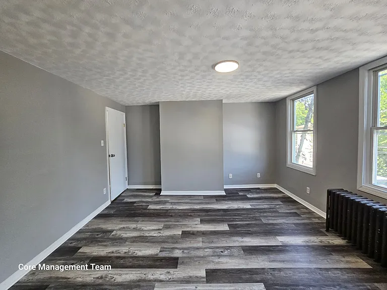 14 Courtright St — Photo 8