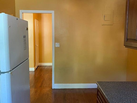 4th image of 709 Warburton Ave #4H-4