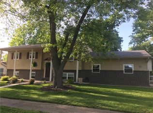 3326 E Chat Dr, Decatur, IL 62526