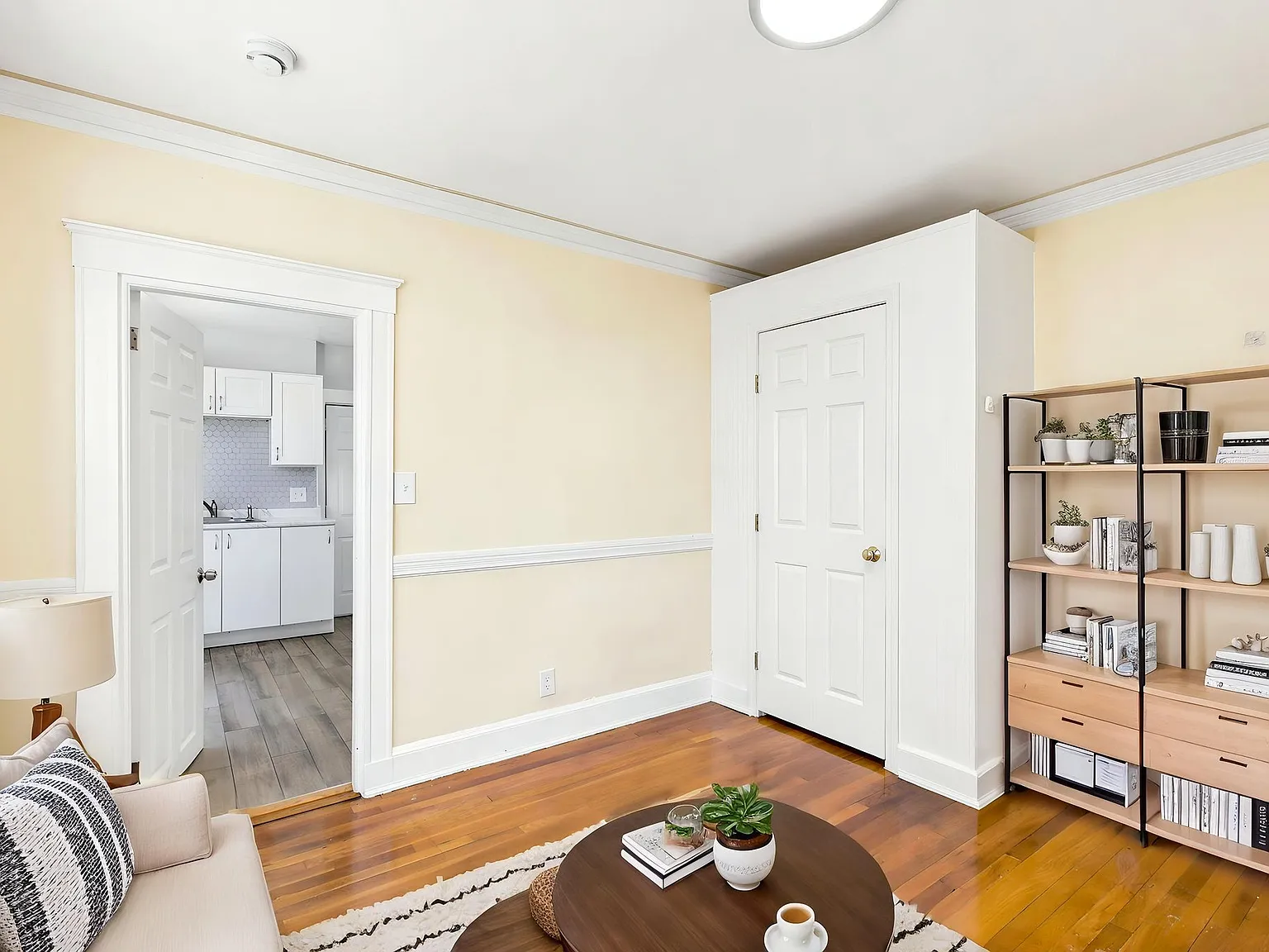 3 bed, 1011 sqft, $3,400 — Photo 3