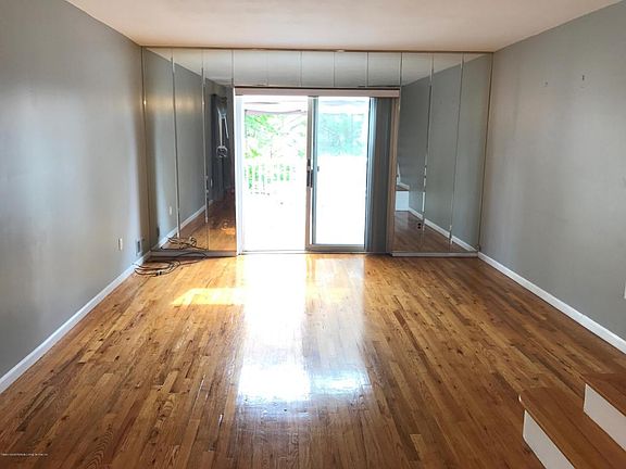 5th image of 438 Barlow Ave