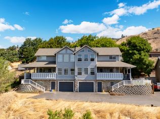 725/727 E Klickitat St, Lyle, WA 98635