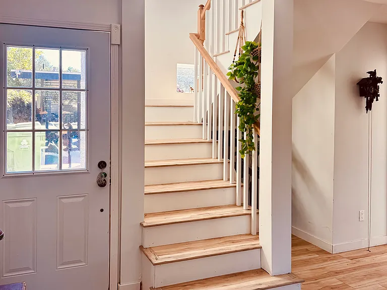 7803 White Oak Ave — Photo 2