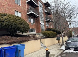 39 Englewood Ave APT 11, Brighton, MA 02135