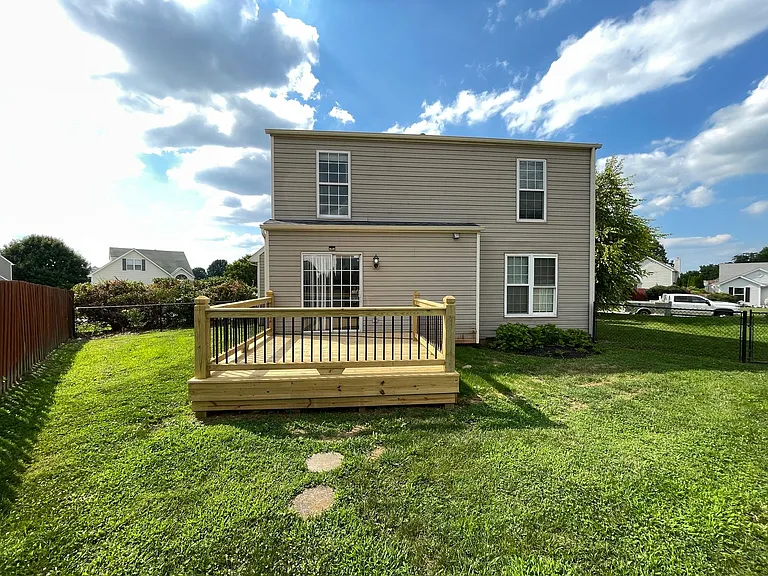 6015 Mercury Dr — Photo 31
