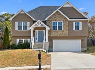 1193 Meachem Dr, Clarksville, TN 37042