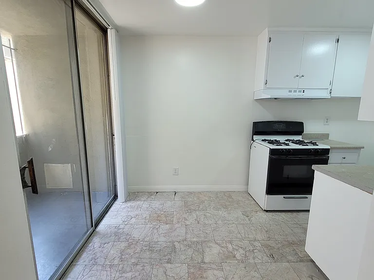 The Alexa Apartments — Photo 12