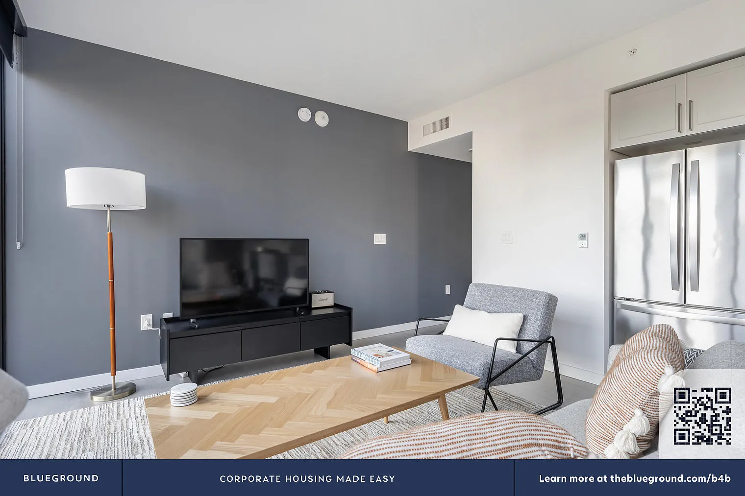 2 bed, 2.0 bath, 1001 sqft, $3,560 — Photo 4