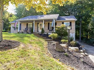 1727 Fieldcrest Dr, Lawrenceburg, IN 47025