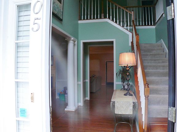 2nd image of 205 Aspenwood Ln