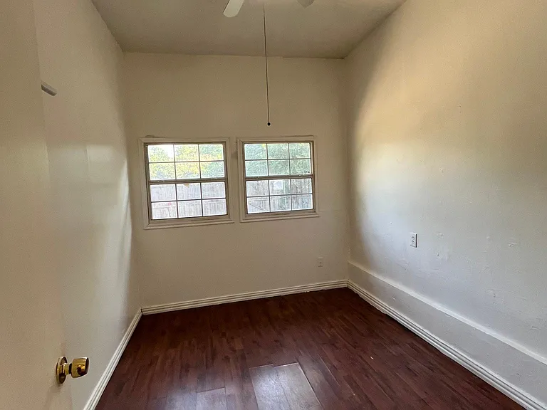 8936 Angleton Pl — Photo 12