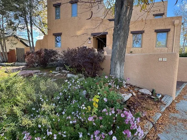 23 Newpark Ln, Pueblo, CO 81001