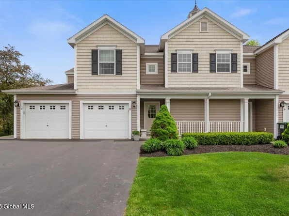 37 Governor Circle, Albany, NY 12208