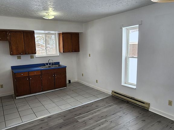4th image of 34 Armstrong St #1/2