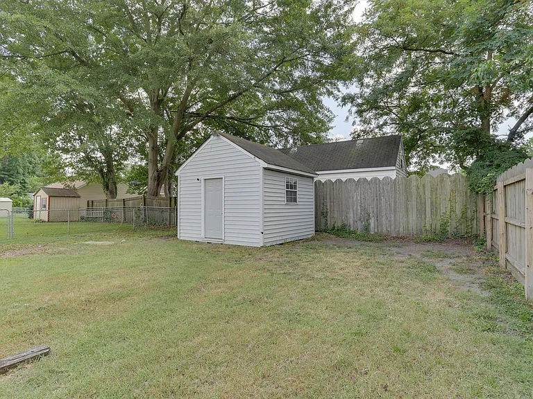 39 Appomattox Ave — Photo 21