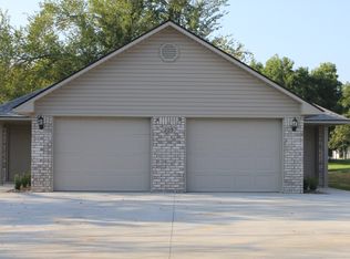 209 W Cedar St, Greenwood, AR 72936