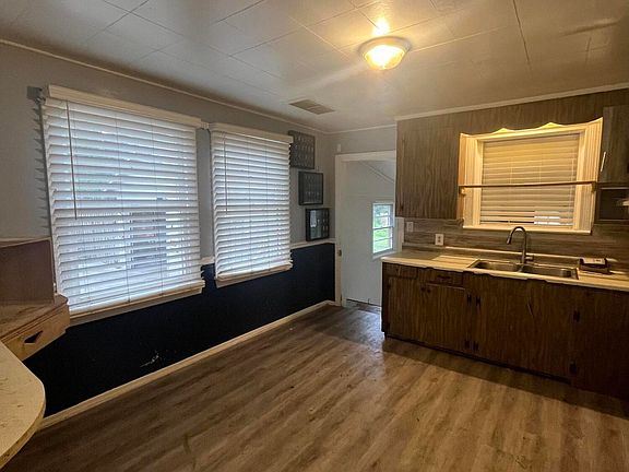 4th image of 3001 FOREST Boulevard