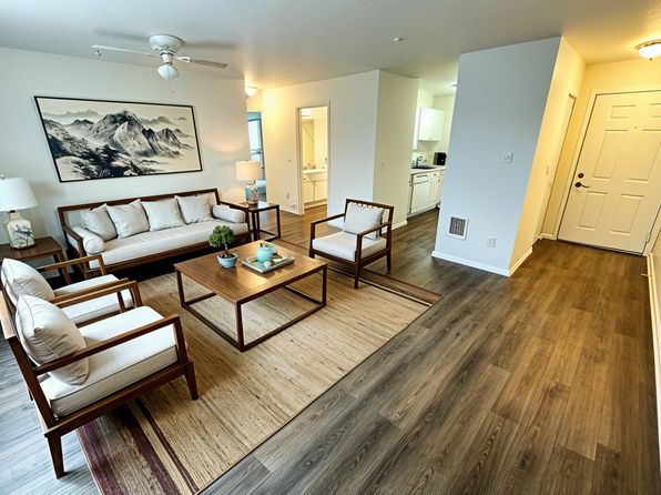 3418 NE 65th St APT 101