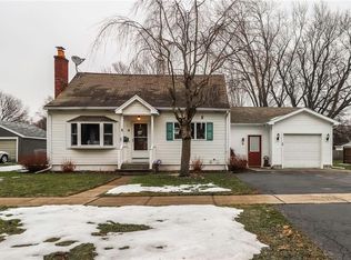 6 Victory Dr, Brockport, NY 14420