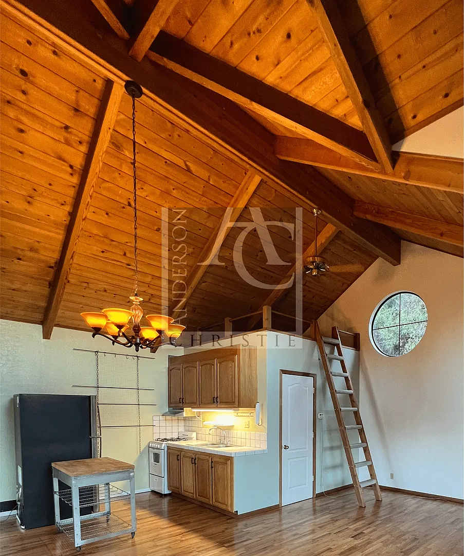Charming Studio Apartment — Photo 3