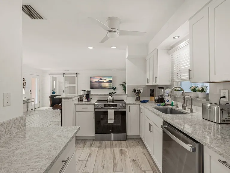 615 Avenida Del Norte — Photo 14