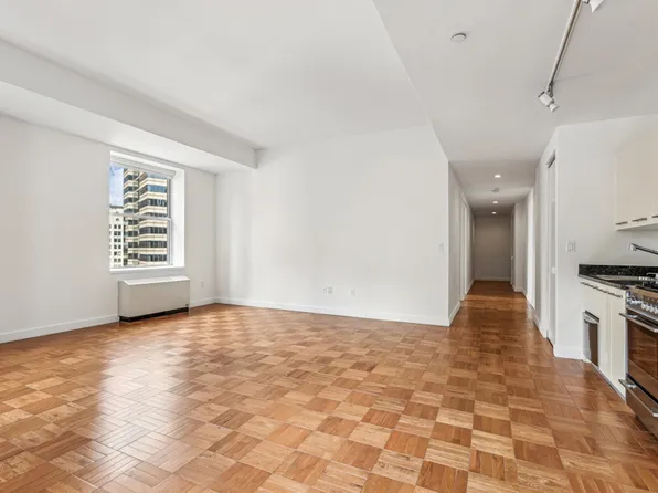 20 Exchange Place image 2 of 25