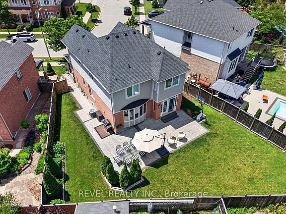 4th image of 3201 Munson Cres