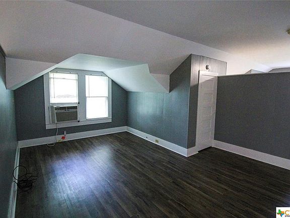 3rd image of 1506 N De Leon St #A
