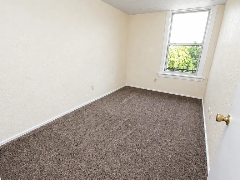 330 Melwood Ave — Photo 6