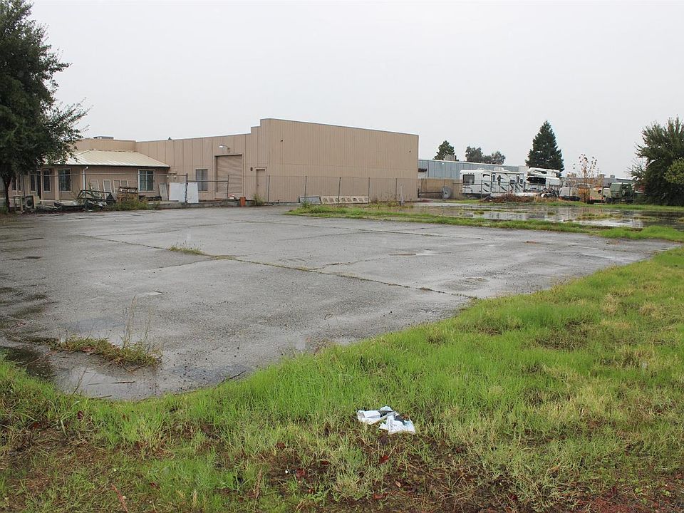 2nd image of 3420 Industrial Dr