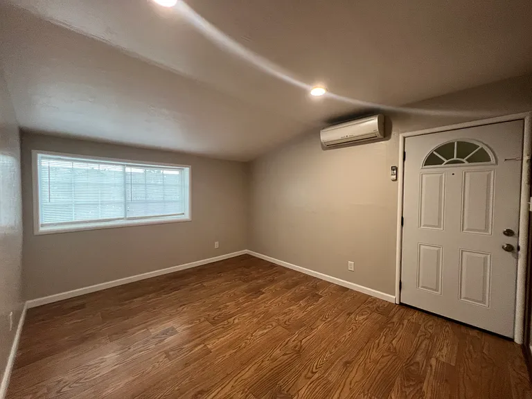225 N Cloverdale Blvd #2 — Photo 6