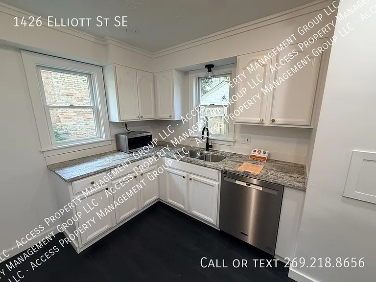 1426 Elliott St SE — Photo 11