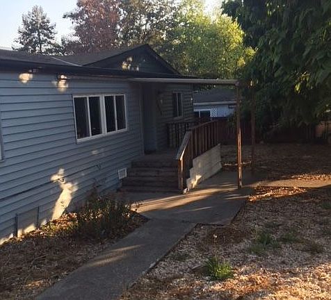 2nd image of 16909 SE Laugardia Way
