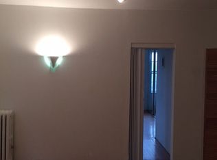 4035 190th St APT 3A, Flushing, NY 11358