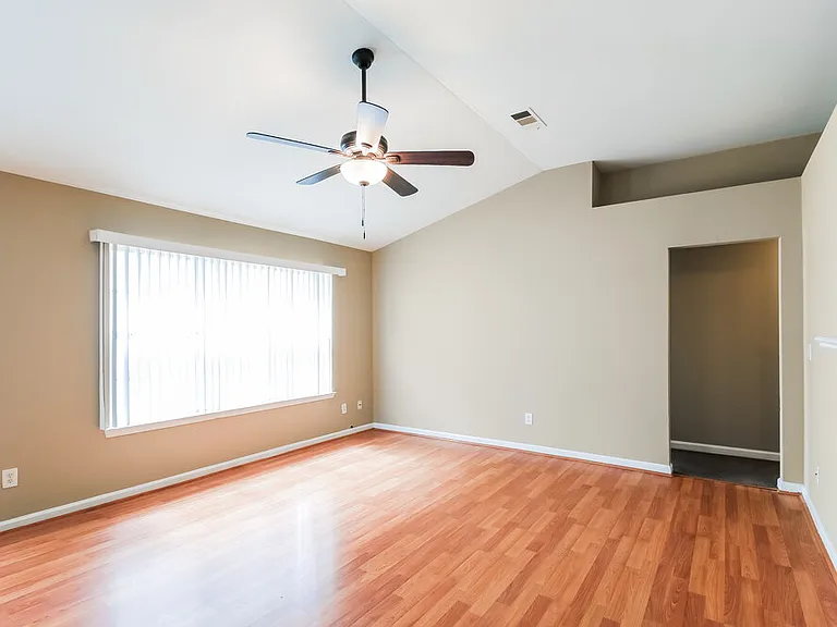 295 Lakeview Trl — Photo 6