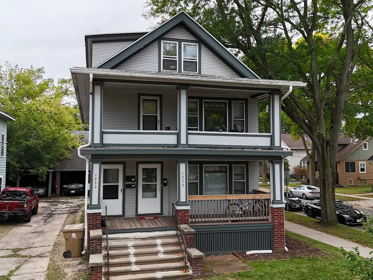 Building Photo - 1235 Mound St
